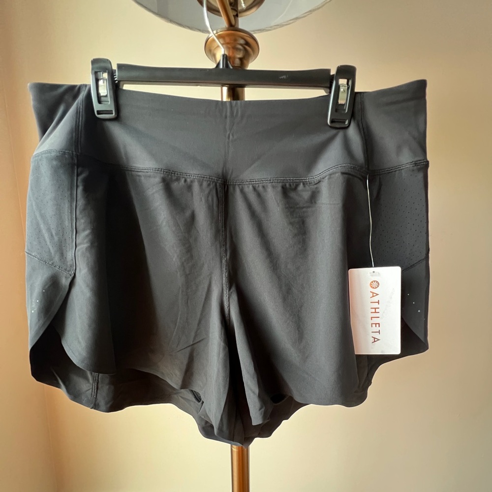 Athleta Run with it 3.5 Shorts